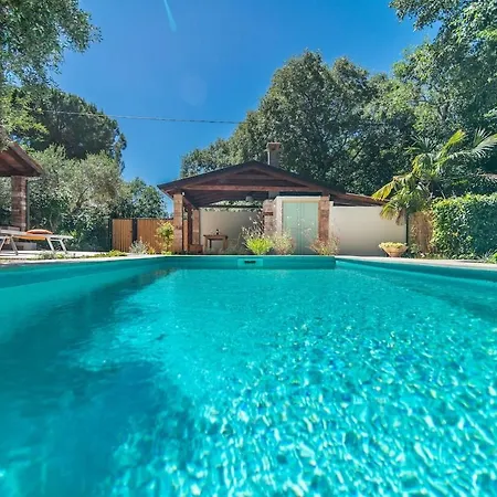 Casa Peronospora By Kompas Čepljani